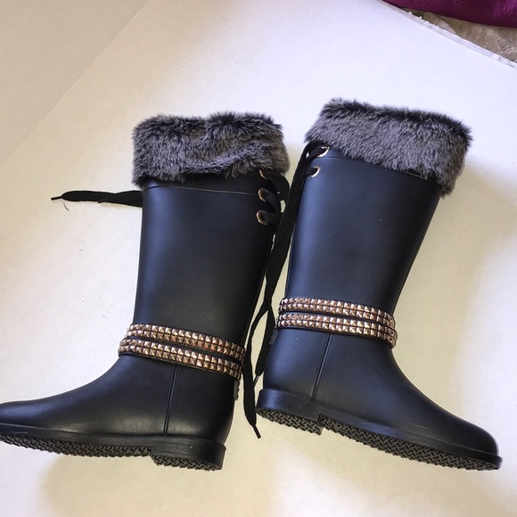 Beautiful boots - Picture 3 of 5